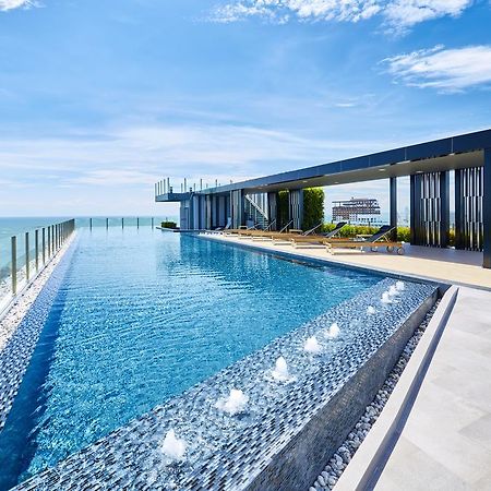 The Base By Fantasea Beach Apartment Pattaya Exterior photo