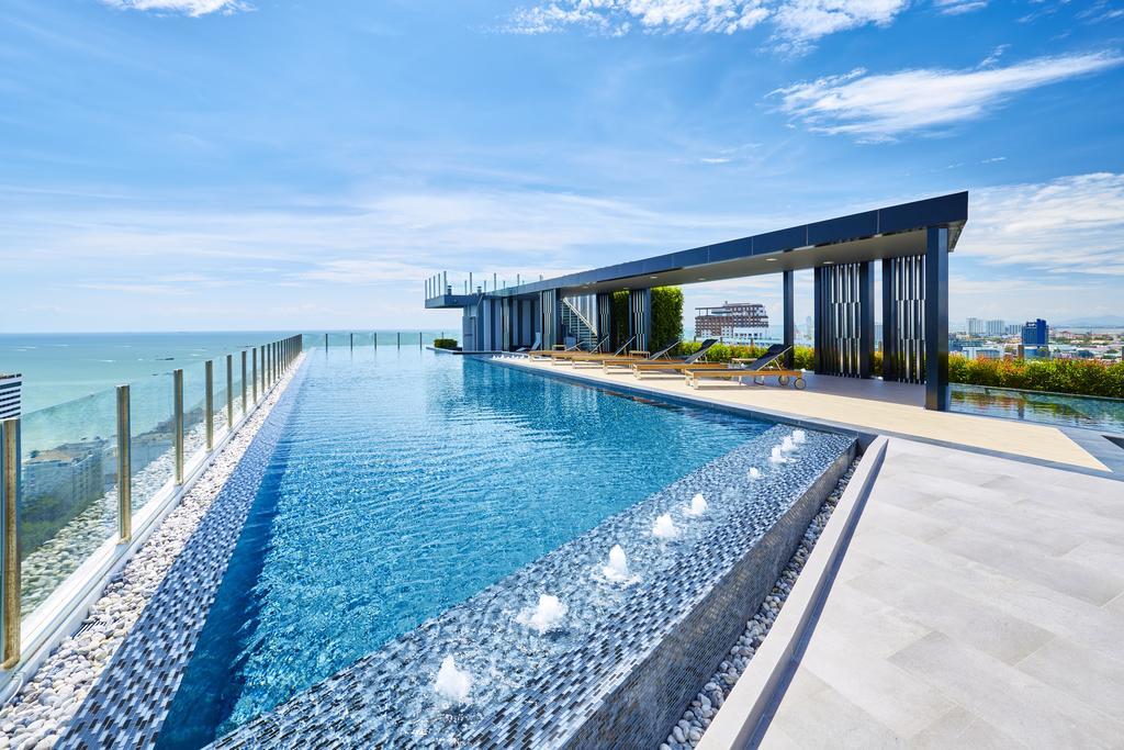 The Base By Fantasea Beach Apartment Pattaya Exterior photo